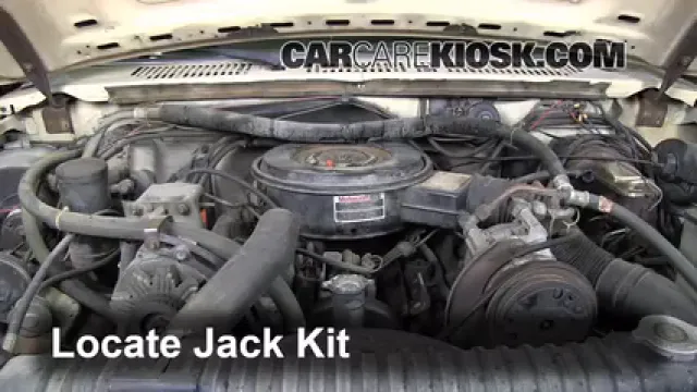 1984 Ford F-250 6.9L V8 Diesel Standard Cab Pickup Monter sur cric Utiliser le cric pour lever la voiture